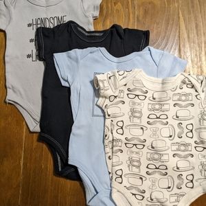 Infant's boy's onesies (4)